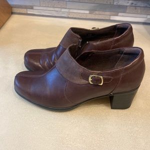 Clarks shoe/booties, size 6.5, brown leather